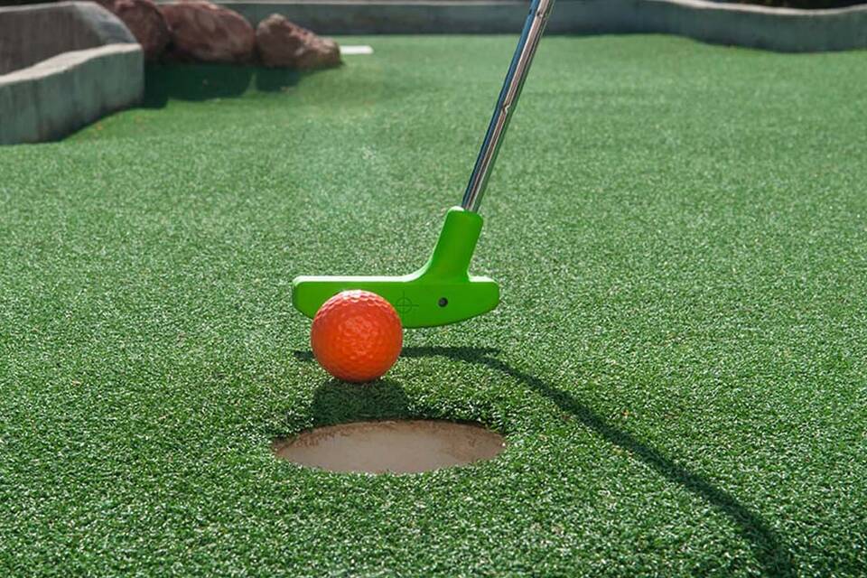More than 10 unique amenities, including a mini-golf course